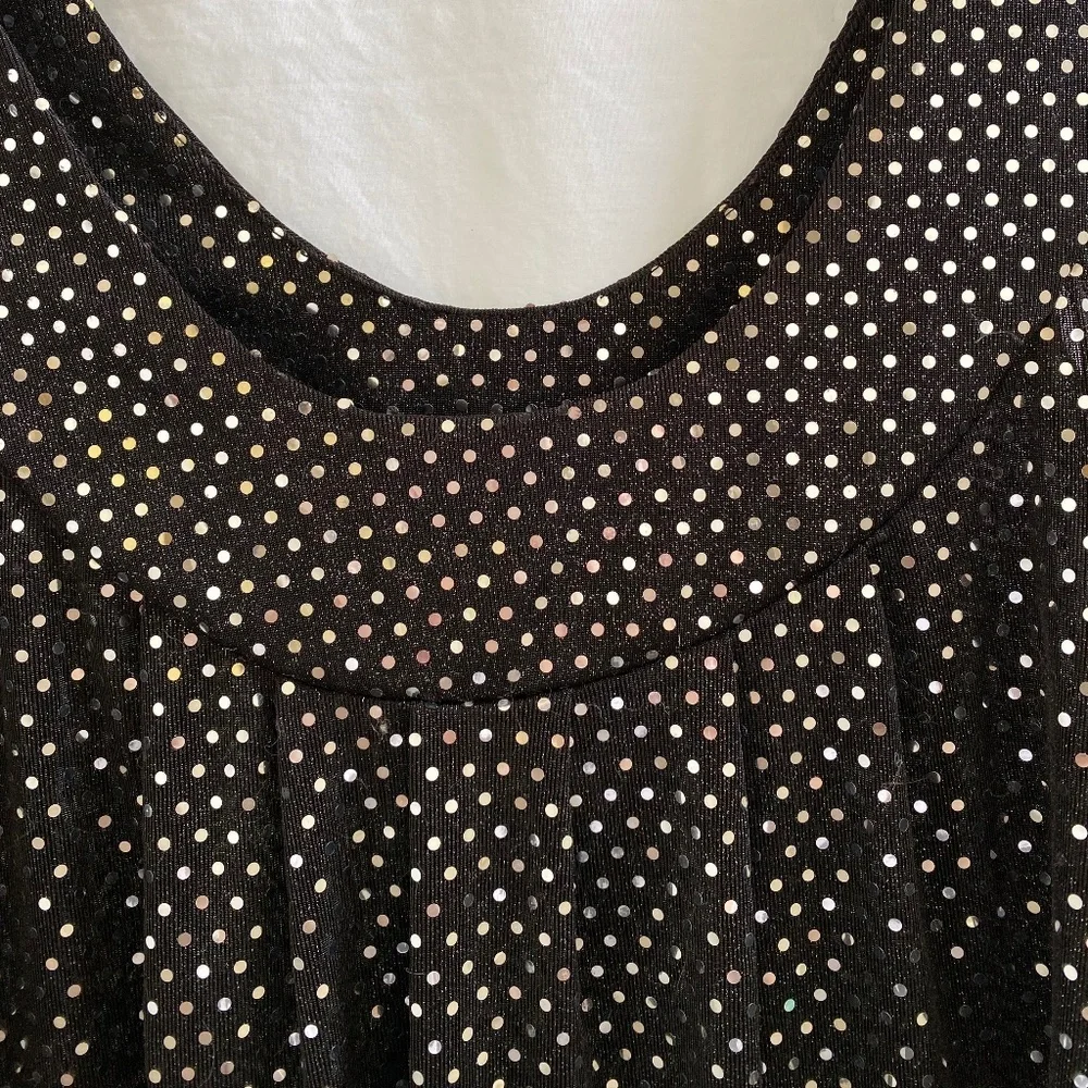 Women's Sparkly Top Size: Medium